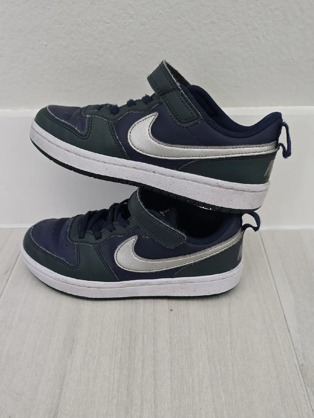 Nike Kids Court Borough Navy Dark Green Silver Hook-and-Loop Low-Top Sneakers